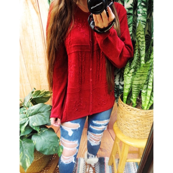 Vintage Sweaters - Vintage embroidered floral cozy chenille cardigan sweater 🍂